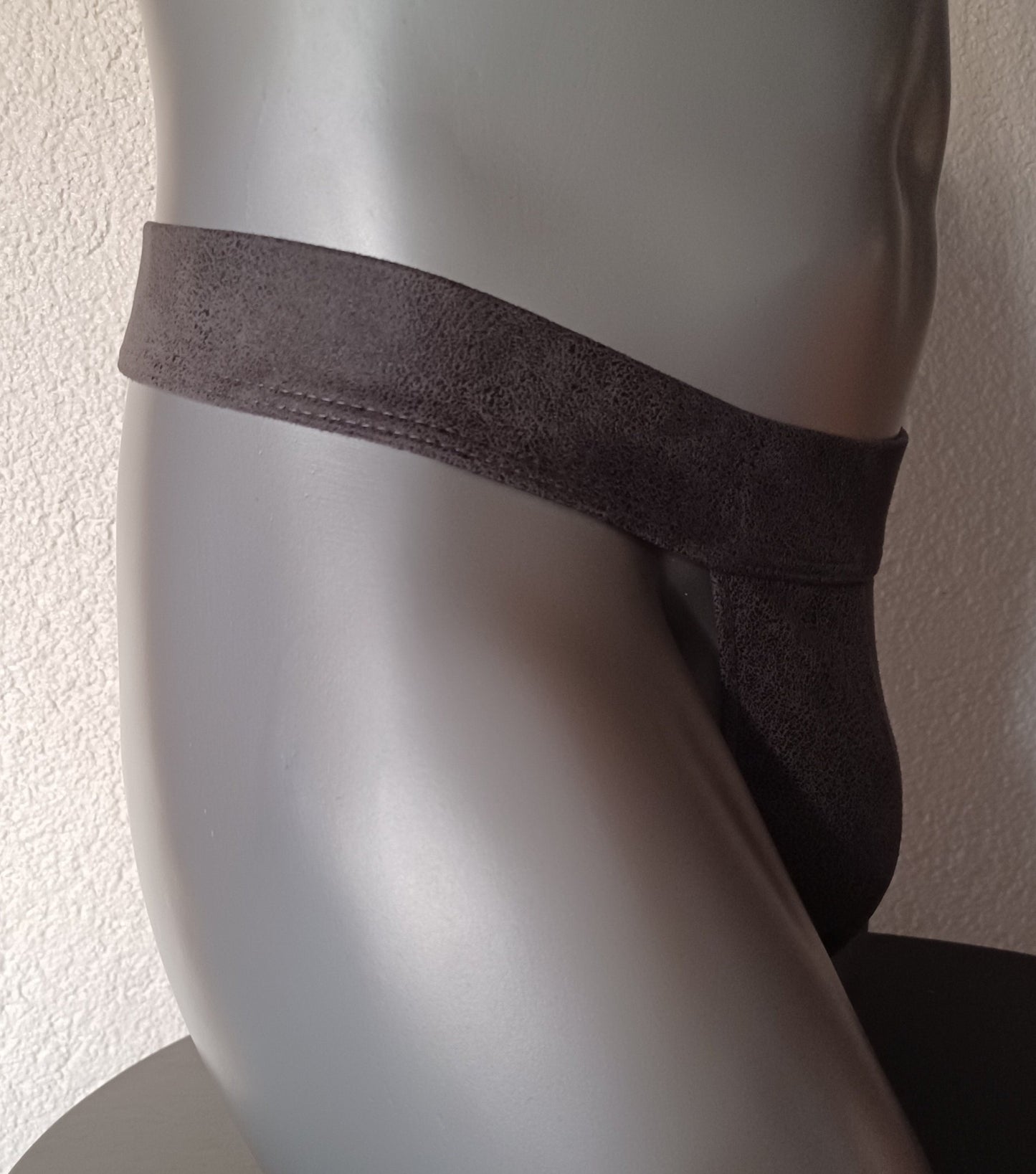 Wasch - Leder Badehose String Suede für Herren Antikleder grau - SEXSENSE