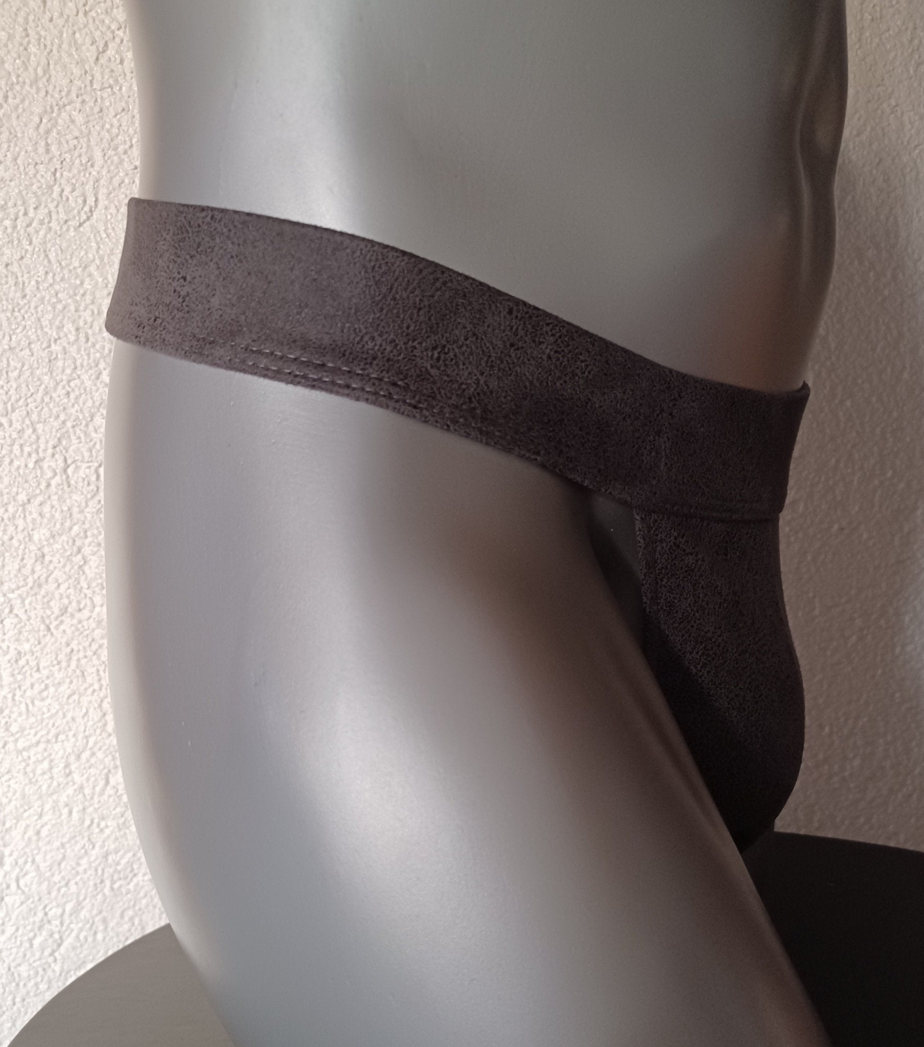 Wasch - Leder Badehose String Suede für Herren Antikleder grau - SEXSENSE