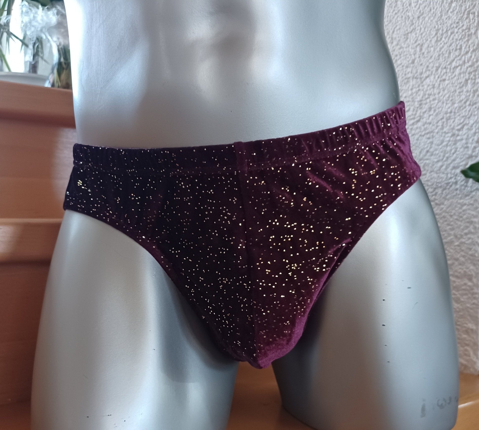 Badehose full Butt elastischer Lycra Samt Beerenfarben mit Goldglitter - SEXSENSE