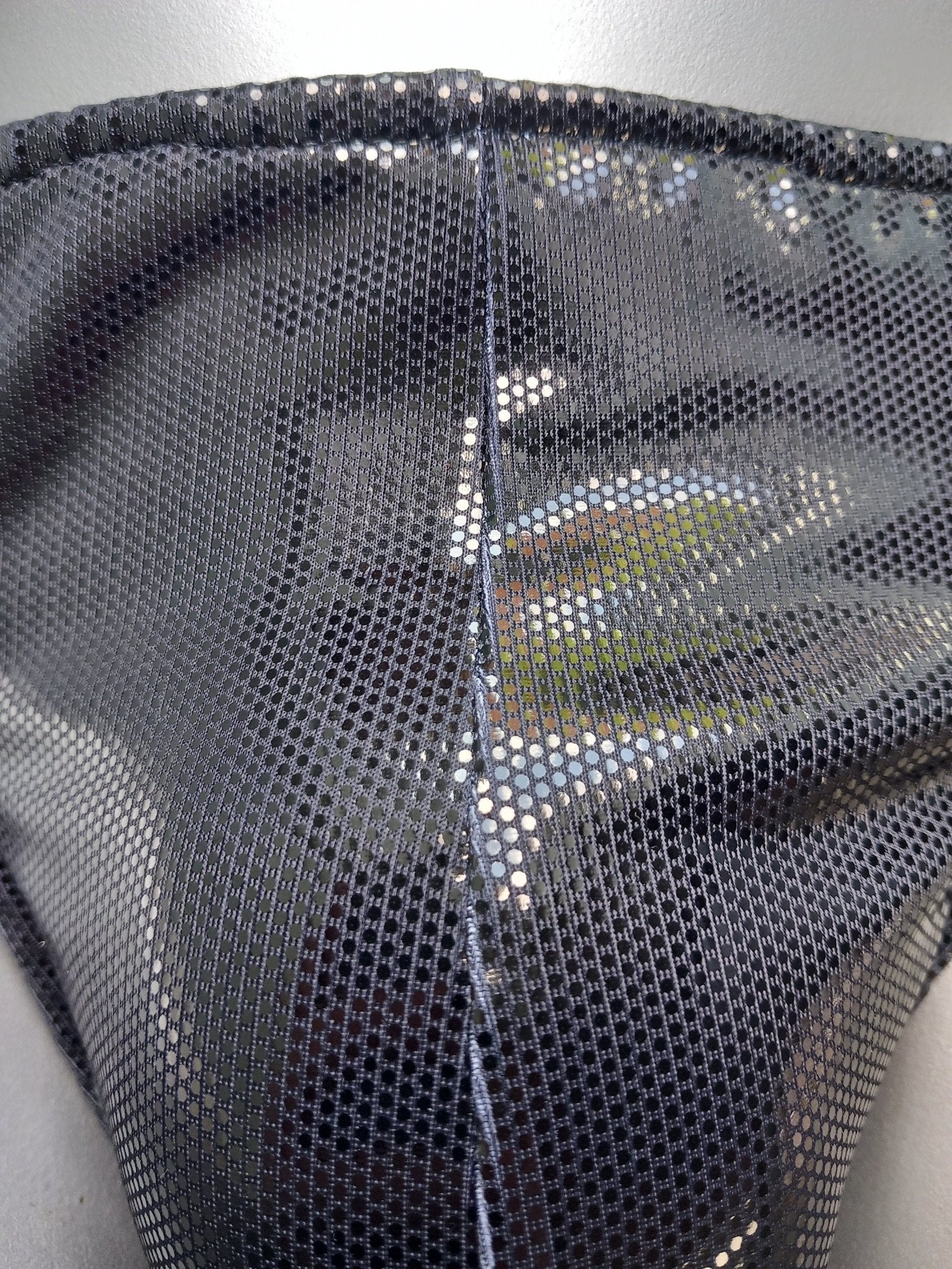 Badehose String Unikat Gr. M Lycra schwarz Lack hochglänzend mit schmalem Bund - SEXSENSE