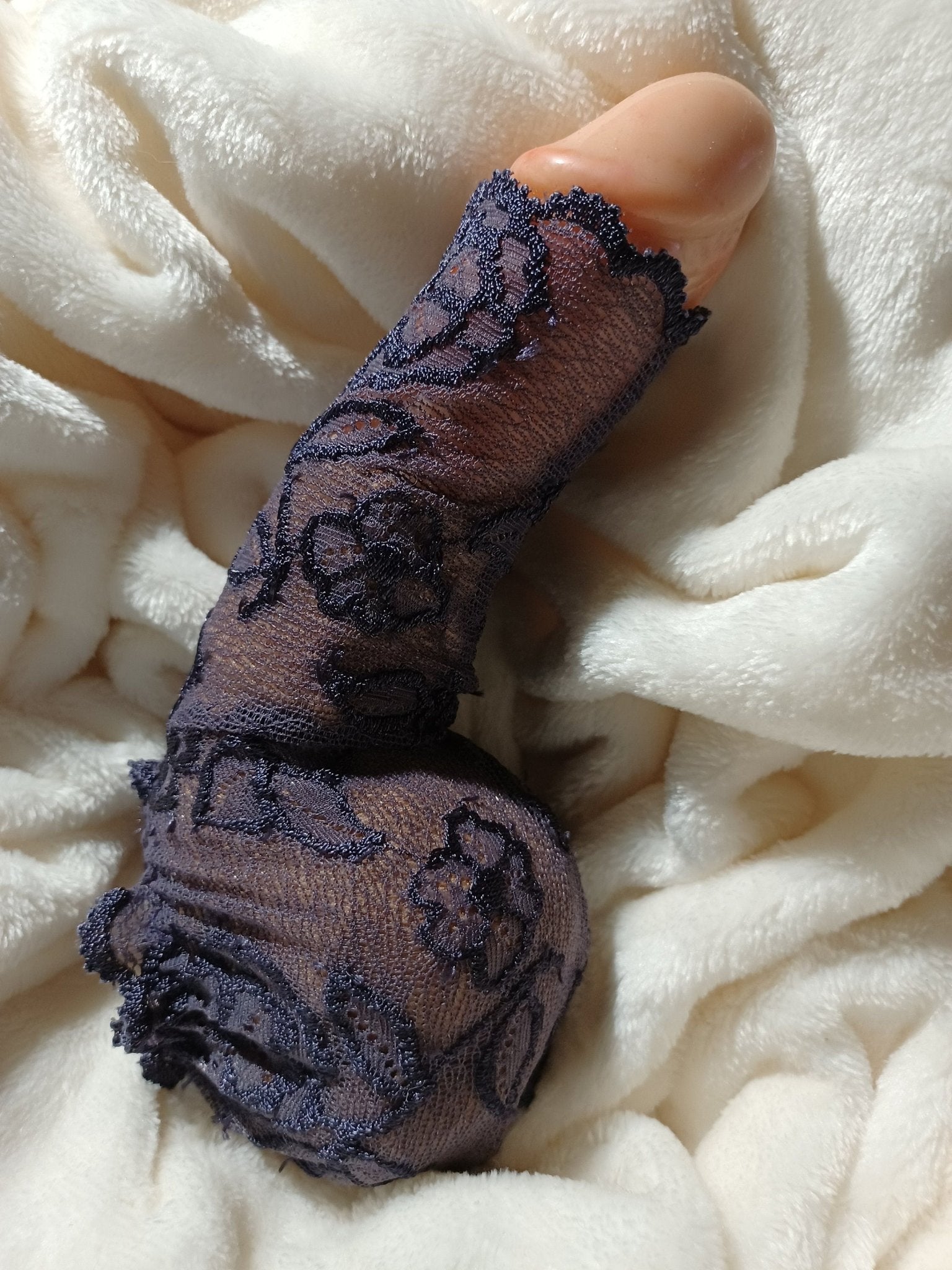 Penissocke Willy - Pyjama Sackhalter Juwelensäckchen lila Spitze Lollybag Nusstüte - SEXSENSE