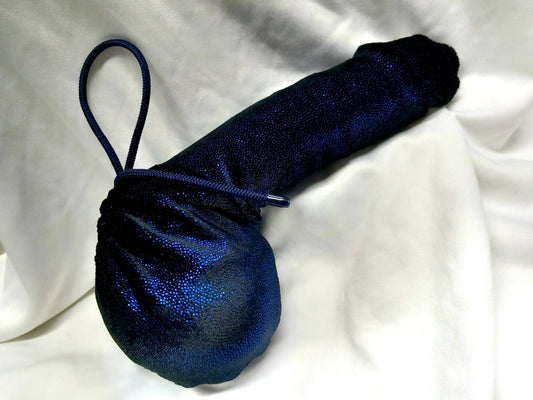 Penissocke aus elastischem nachtblauen Lycra Samt mit metallic Schimmer. Vorne geschlossen mit Gummibändel zum Schnüren