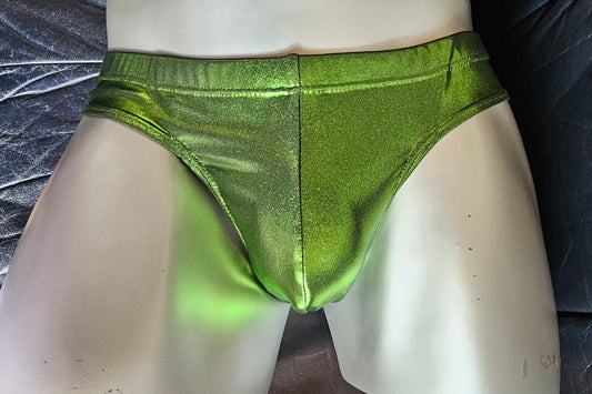Badehose aus Viper Grün Metallic Lycra Jersey. Sexy Herren Dessous 